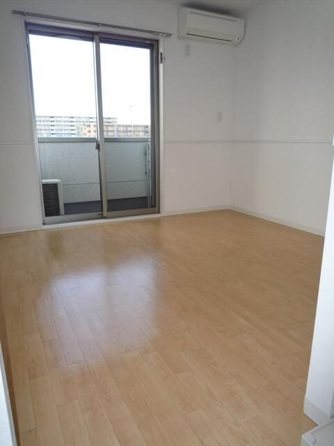 1K Apartment for Rent in Minami-Nagareyama, Chiba - Thumbnail 2