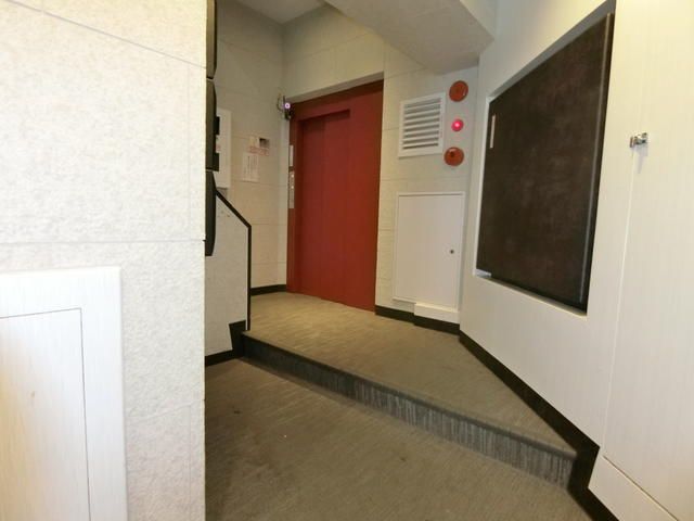 Commercial 4LDK for Rent in Toshima-ku, Tokyo - Thumbnail 3