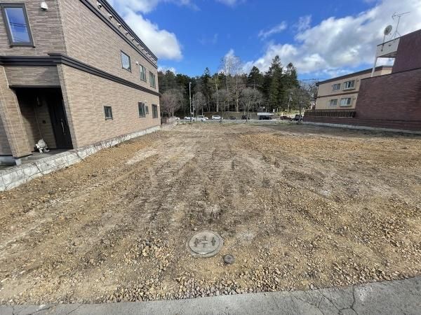 Land for Sale in Maruyama, Sapporo, Hokkaido - Thumbnail 2