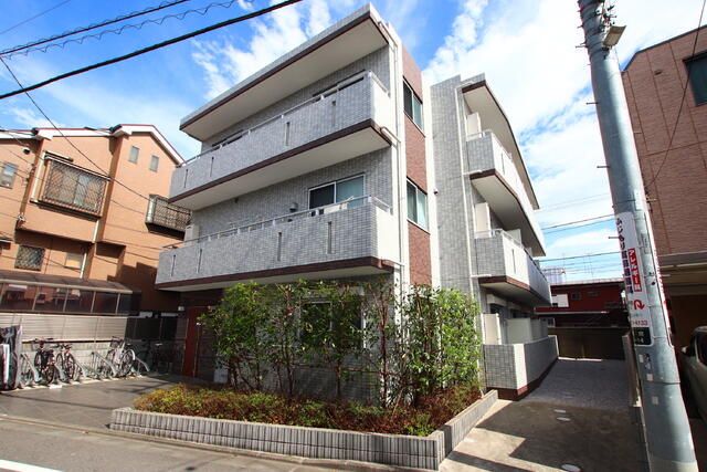1K Apartment for Rent in Saginomiya, Nakano-ku, Tokyo - Thumbnail 3