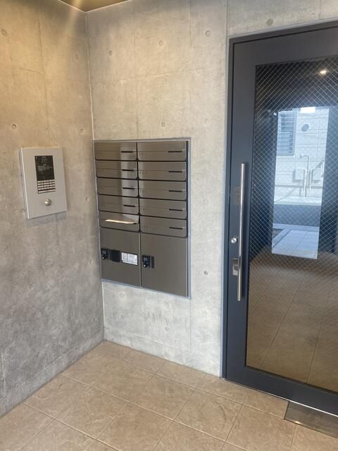 Modern 5-Story RC Building for Sale in Meguro, Tokyo - Thumbnail 3