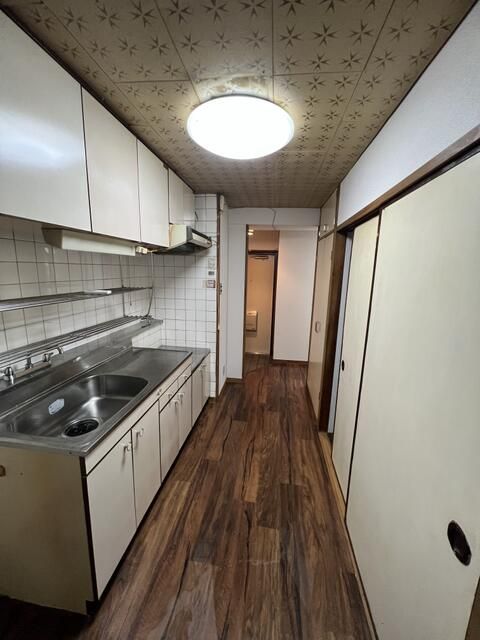 1K Apartment for Rent in Nakano, Tokyo - 66,000 Yen - Thumbnail 4