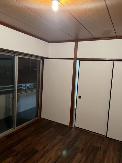 1K Apartment for Rent in Nakano, Tokyo - 66,000 Yen - Thumbnail 3
