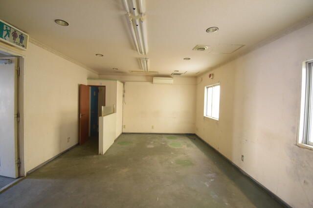 Mixed-Use Building for Sale Near Ome Station, Tokyo - Thumbnail 4