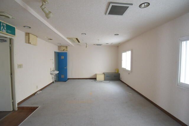 Mixed-Use Building for Sale Near Ome Station, Tokyo - Thumbnail 3