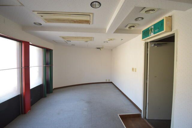 Mixed-Use Building for Sale Near Ome Station, Tokyo - Thumbnail 2