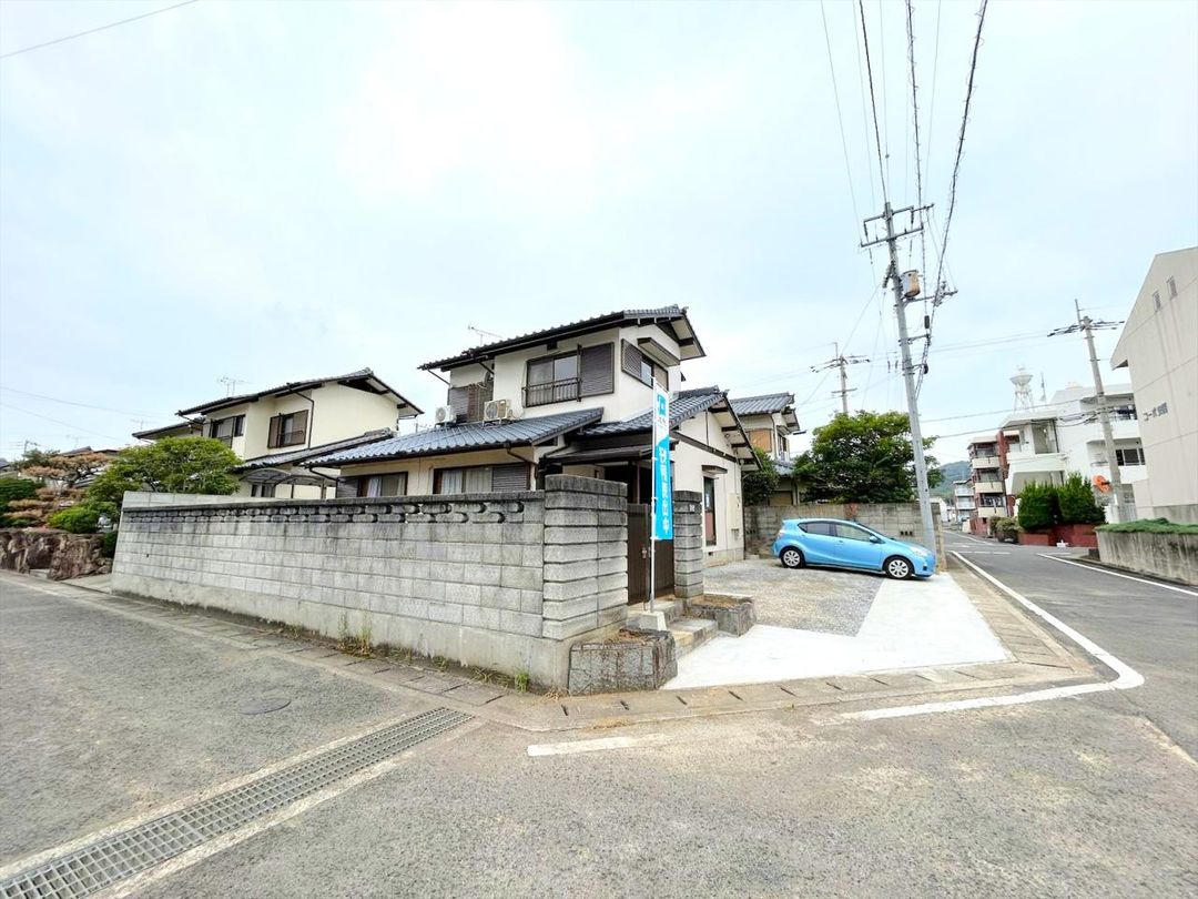 1983 4DK House on Corner Lot in Miki Town, Kagawa - Thumbnail 2