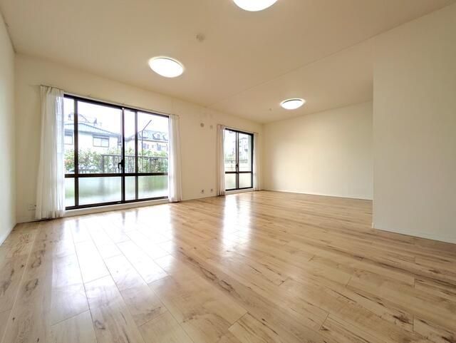 2LDK Apartment for Sale in Kawasaki, 71.71m², Near Kuji Station - Thumbnail 3