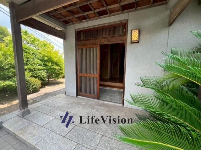 5-Bedroom Corner Lot House for Sale in Onomichi, Hiroshima - Thumbnail 2