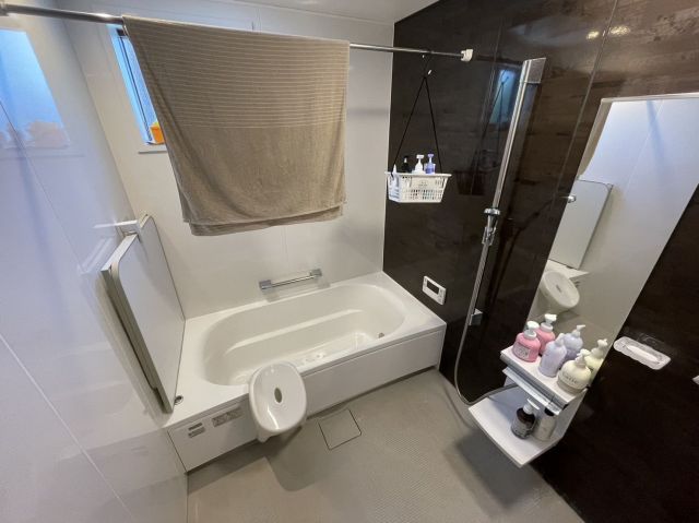 Modern 4LDK House in Kitakyushu with Barrier-Free Design - Thumbnail 4