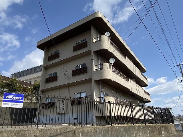 1975 RC Apartment Building for Sale in Sendai's Taishaku Ward - Thumbnail 3