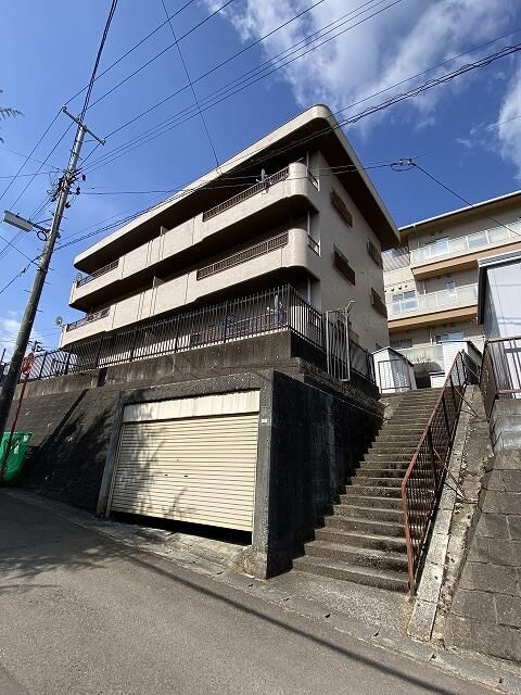 1975 RC Apartment Building for Sale in Sendai's Taishaku Ward - Thumbnail 4
