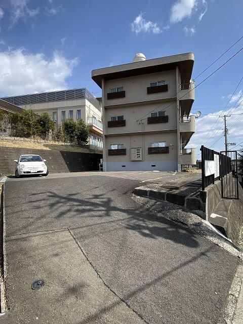 1975 RC Apartment Building for Sale in Sendai's Taishaku Ward - Thumbnail 2