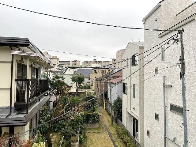 3LDK Detached House for Rent in Hatagaya, Shibuya - Thumbnail 2