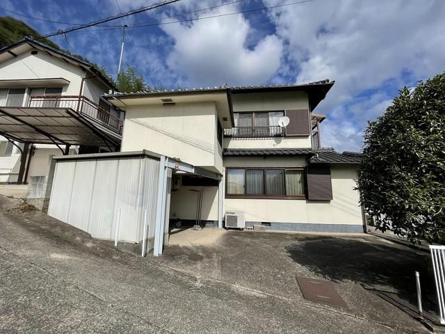7DK House for Sale in Kasaoka, Okayama | 146.34㎡ Living Space - Thumbnail 2
