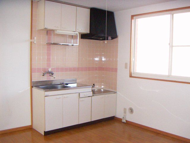 2LDK Apartment for Rent in Takahagi, Ibaraki - 48.23 sqm - Thumbnail 4