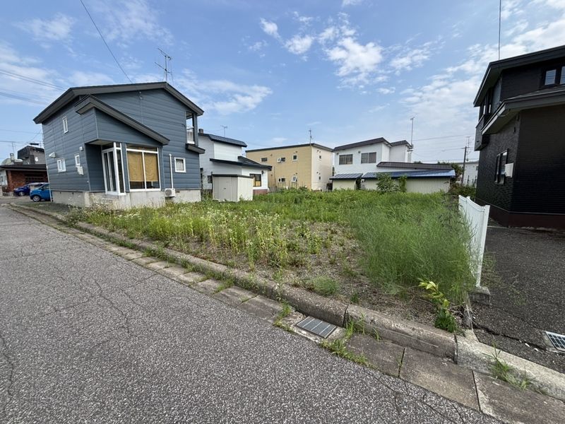 82.84 Tsubo Residential Land for Sale in Kitami, Hokkaido - No Build Conditions - Thumbnail 2