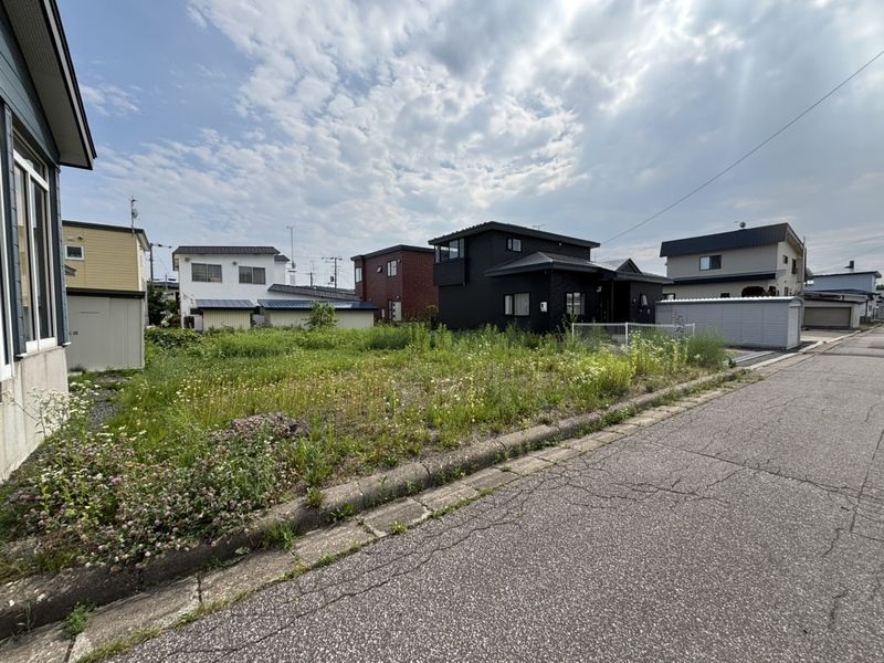 82.84 Tsubo Residential Land for Sale in Kitami, Hokkaido - No Build Conditions - Thumbnail 3