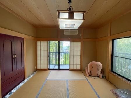 3LDK Detached House for Sale in Atami, Shizuoka - Thumbnail 2