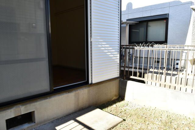 1K Apartment for Rent in Tachikawa, Tokyo - Private Garden - Thumbnail 4