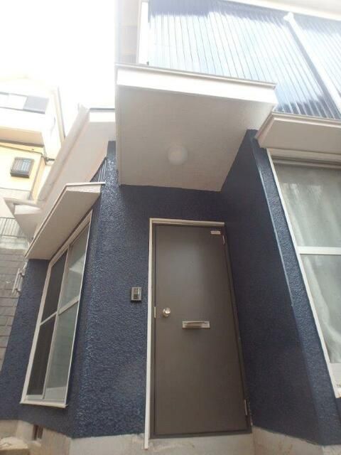 2LDK Detached House for Sale in Konan, Yokohama - Thumbnail 2