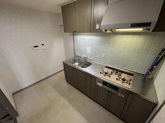 2LDK Apartment for Sale in Saitama City, 61.95 sqm - Thumbnail 2