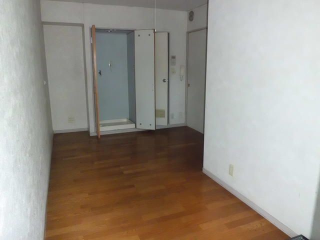 Shop/Office for Rent in Kawasaki, Kanagawa - 20.10 sqm - Thumbnail 2