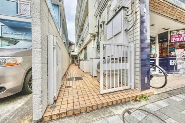 13-Unit Apartment Building for Sale in Kunitachi, Tokyo - Thumbnail 4
