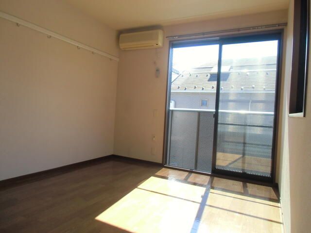 1K Apartment for Rent in Fuchu, Tokyo Near Keio Line - Thumbnail 4