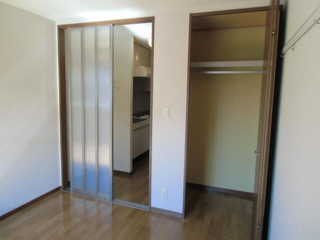 1K Apartment for Rent in Fuchu, Tokyo Near Keio Line - Thumbnail 3