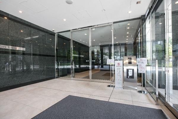 Shinagawa East City Tower 2LDK Apartment for Sale in Tokyo - Thumbnail 3