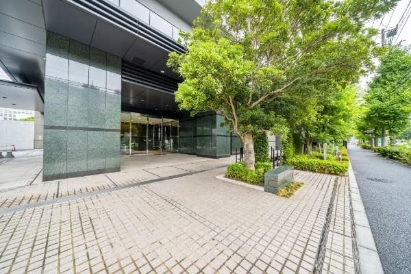 Shinagawa East City Tower 2LDK Apartment for Sale in Tokyo - Thumbnail 2