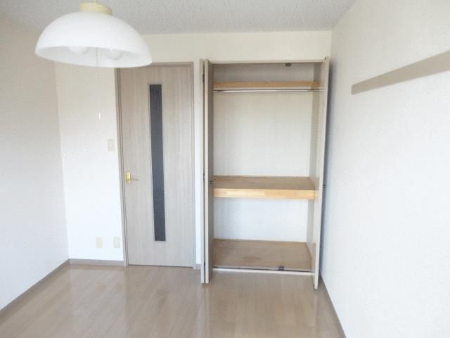 1K Apartment for Rent in Yokohama Asahi Ward Near Mitsukyo Station - Thumbnail 3