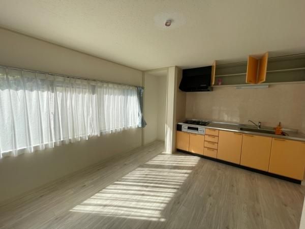 1980-Built 4DK Terrace House for Sale in Rokko, Kobe - Thumbnail 3