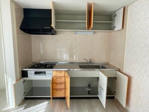 1980-Built 4DK Terrace House for Sale in Rokko, Kobe - Thumbnail 4