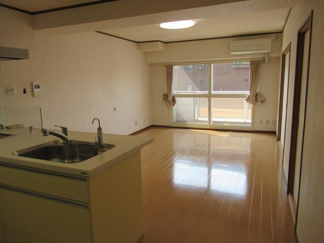3LDK Apartment for Sale in Tomakomai, Hokkaido - Thumbnail 3