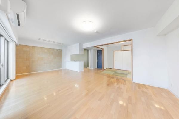 3LDK Apartment for Sale in Oshiage, Sumida, Tokyo - Thumbnail 4