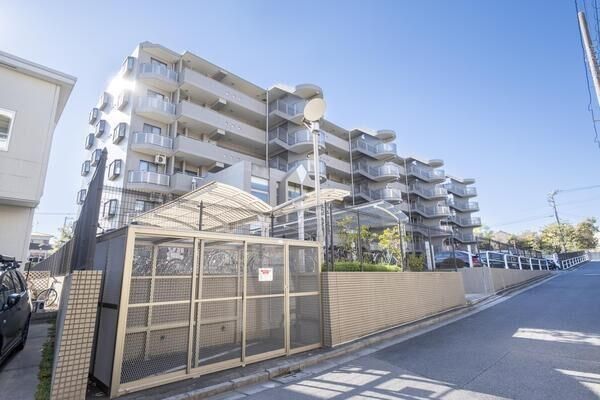 Maison Urawa III 3LDK Apartment for Sale in Saitama - Thumbnail 2