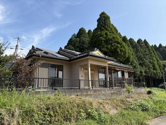 Spacious 4K House in Kirishima with Large Garden and Parking - Thumbnail 2