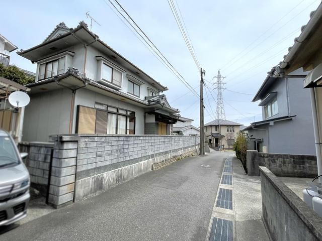 4DK Detached House for Sale in Kure, Hiroshima - Main Image