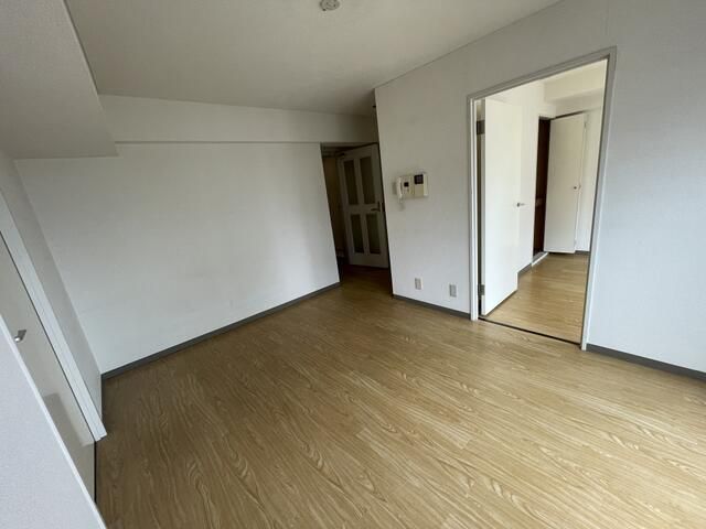 2LDK Apartment for Rent in Sendagi, Bunkyo, Tokyo - Pet Friendly - Thumbnail 4