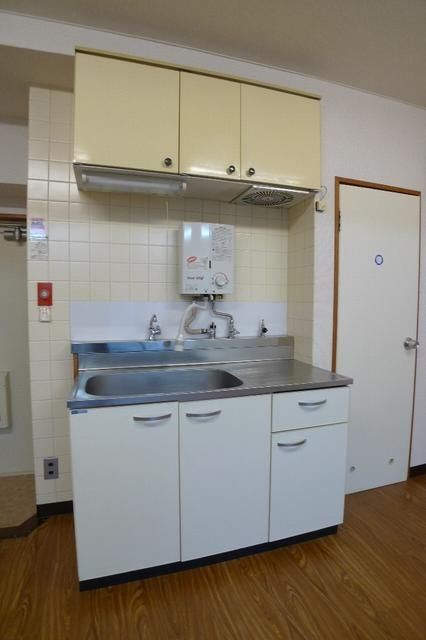 Office for Rent in Nishi-Shinjuku, Tokyo - 34.38 m² - Thumbnail 4