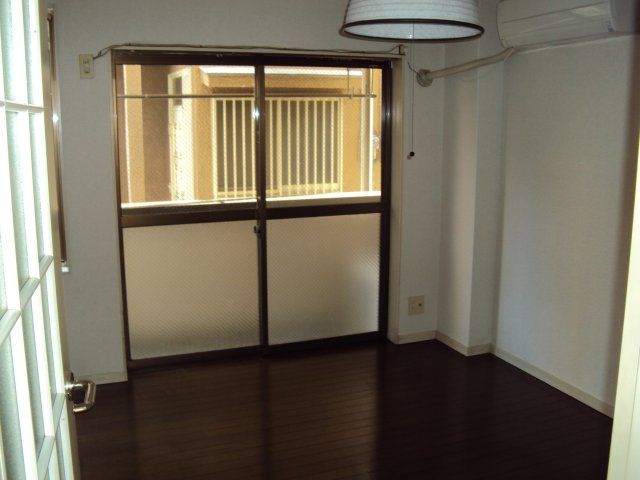 16sqm Apartment for Rent Near Kibogaoka Station in Yokohama - Thumbnail 2