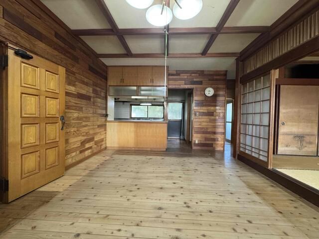 4SLDK House for Sale in Yatsushiro, Kumamoto - 84.74 Tsubo Land - Thumbnail 2