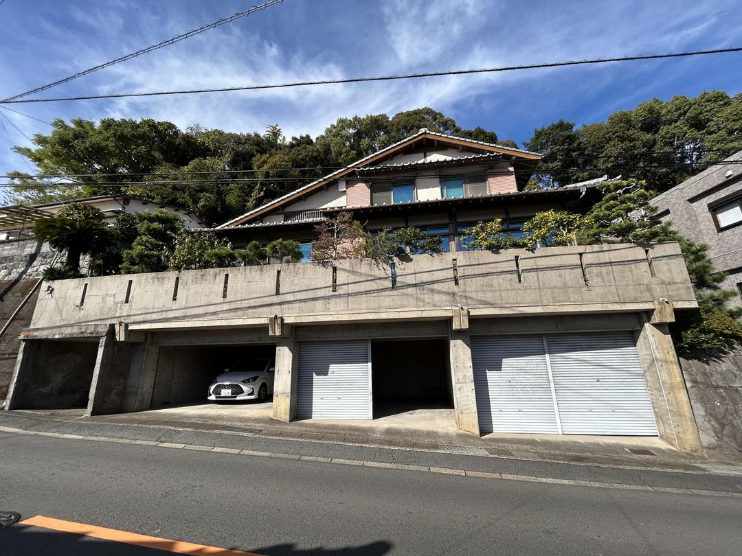 5LDK House for Sale in Nagasaki with Parking for 3 Cars - Main Image