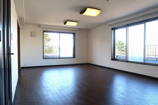 4LDK Apartment for Sale in Toyama City, Toyama Prefecture - Thumbnail 2