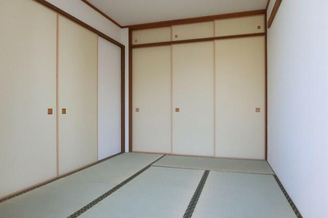 4LDK Apartment for Sale in Toyama City, Toyama Prefecture - Thumbnail 3