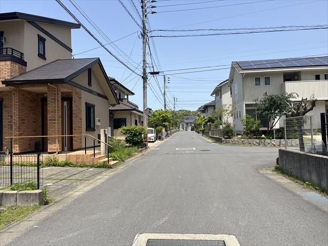 Modern 3SLDK House in Quiet Nagasaki with Parking for 3 Cars - Thumbnail 4
