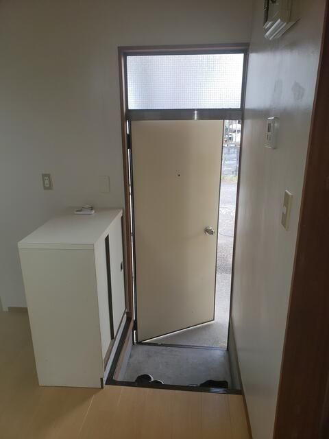 2DK Apartment for Rent in Ome, Tokyo - 34.7 sqm - Thumbnail 2