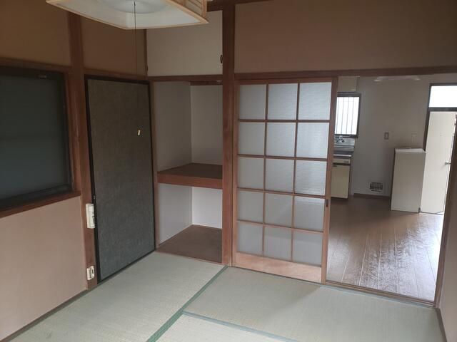 2DK Apartment for Rent in Ome, Tokyo - 34.7 sqm - Thumbnail 4